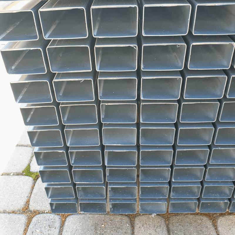 stalp gard zincat la palet